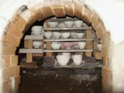 anagama fully loaded with pottery